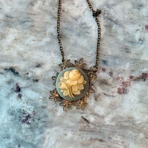 Vintage Floral Cameo Pendant Necklace
